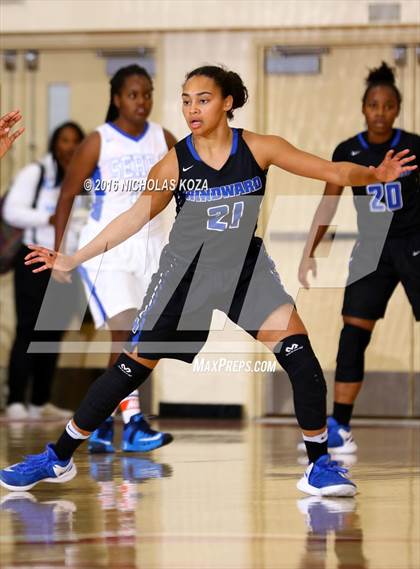 Thumbnail 1 in Serra vs. Windward (Battle of the Beach) photogallery.