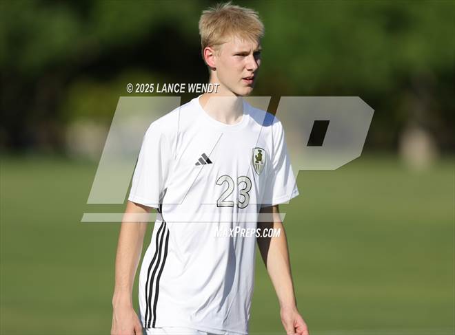 null - Photo 01