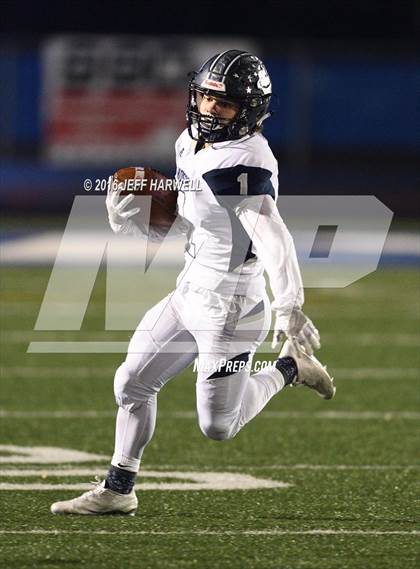 Thumbnail 1 in Hudson vs. Perry (OHSAA Division II Semifinal Playoff) photogallery.