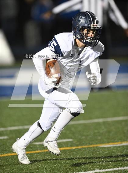 Thumbnail 2 in Hudson vs. Perry (OHSAA Division II Semifinal Playoff) photogallery.