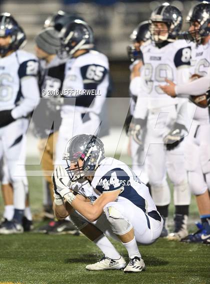 Thumbnail 1 in Hudson vs. Perry (OHSAA Division II Semifinal Playoff) photogallery.