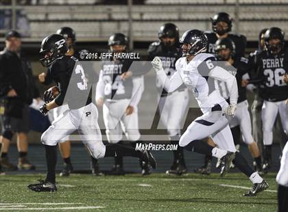 Thumbnail 2 in Hudson vs. Perry (OHSAA Division II Semifinal Playoff) photogallery.