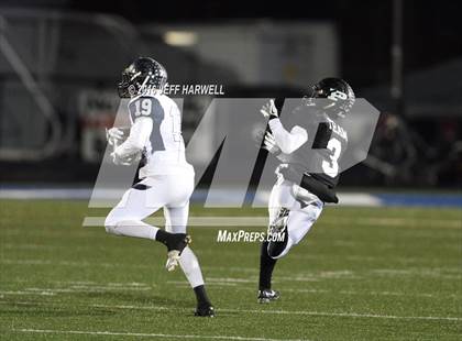Thumbnail 1 in Hudson vs. Perry (OHSAA Division II Semifinal Playoff) photogallery.