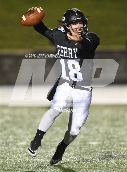 Thumbnail 3 in Hudson vs. Perry (OHSAA Division II Semifinal Playoff) photogallery.