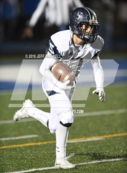Thumbnail 3 in Hudson vs. Perry (OHSAA Division II Semifinal Playoff) photogallery.