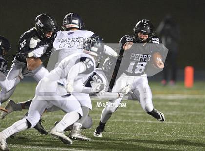 Thumbnail 3 in Hudson vs. Perry (OHSAA Division II Semifinal Playoff) photogallery.