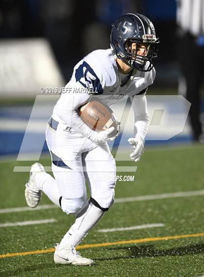 Thumbnail 1 in Hudson vs. Perry (OHSAA Division II Semifinal Playoff) photogallery.