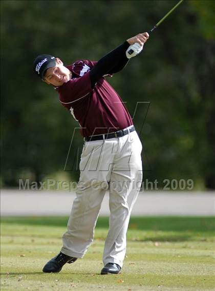 Thumbnail 1 in Benton (IHSA Class 1A Sectional)  photogallery.