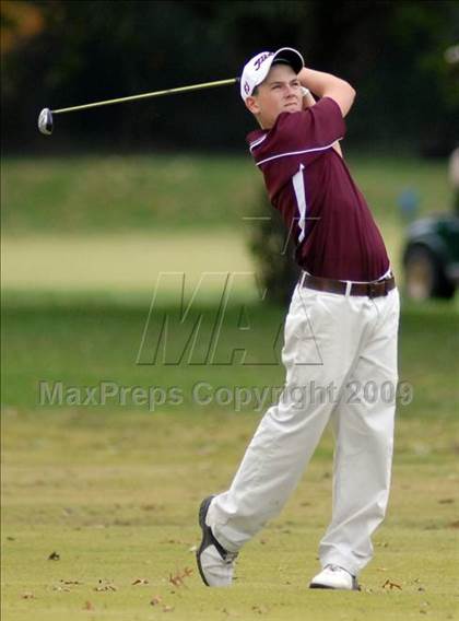 Thumbnail 1 in Benton (IHSA Class 1A Sectional)  photogallery.