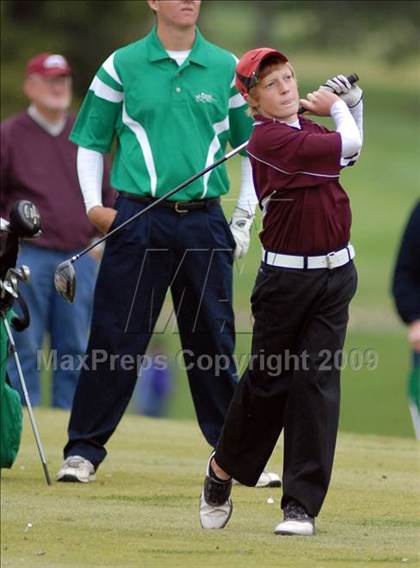Thumbnail 1 in Benton (IHSA Class 1A Sectional)  photogallery.