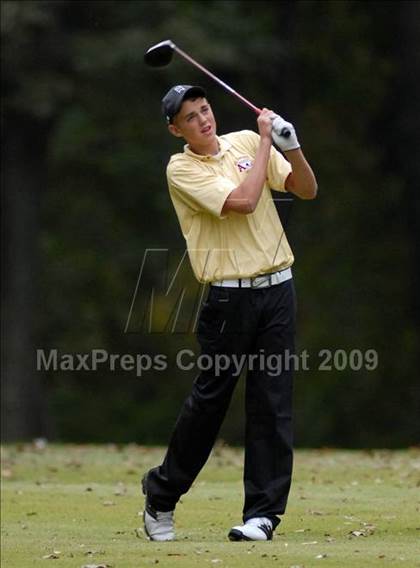 Thumbnail 1 in Benton (IHSA Class 1A Sectional)  photogallery.