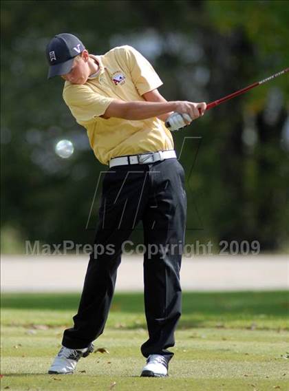 Thumbnail 1 in Benton (IHSA Class 1A Sectional)  photogallery.