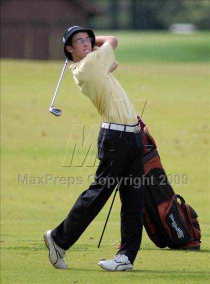Thumbnail 1 in Benton (IHSA Class 1A Sectional)  photogallery.