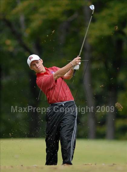 Thumbnail 1 in Benton (IHSA Class 1A Sectional)  photogallery.