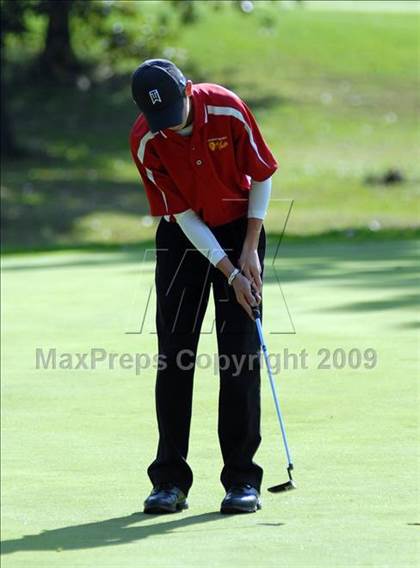 Thumbnail 1 in Benton (IHSA Class 1A Sectional)  photogallery.