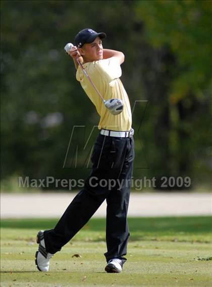 Thumbnail 1 in Benton (IHSA Class 1A Sectional)  photogallery.