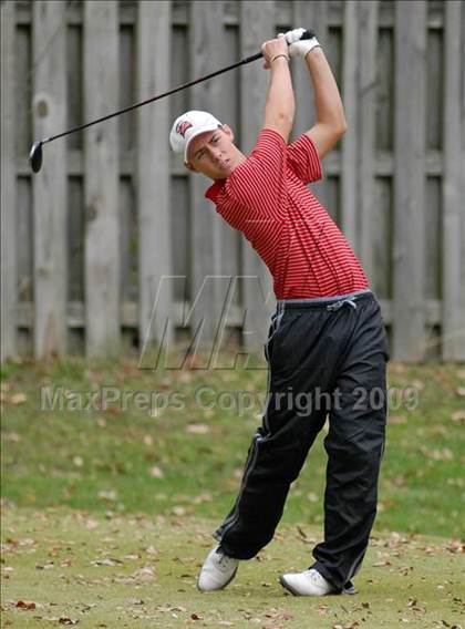 Thumbnail 1 in Benton (IHSA Class 1A Sectional)  photogallery.