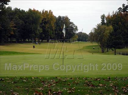 Thumbnail 1 in Benton (IHSA Class 1A Sectional)  photogallery.
