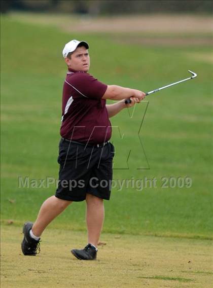 Thumbnail 1 in Benton (IHSA Class 1A Sectional)  photogallery.