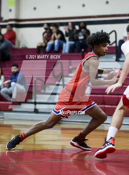 Thumbnail 3 in Beyer vs. Modesto photogallery.
