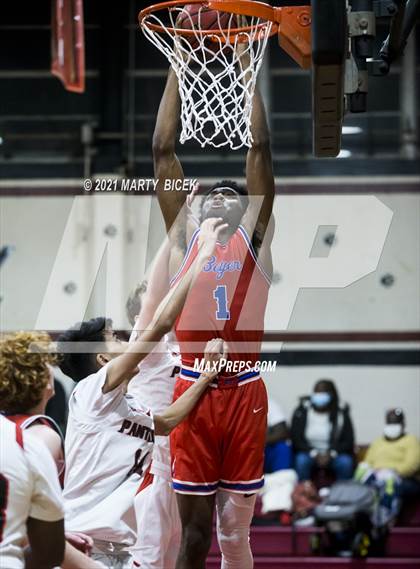 Thumbnail 1 in Beyer vs. Modesto photogallery.