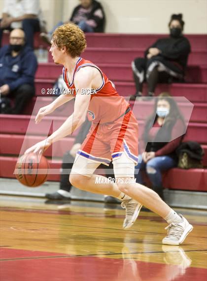 Thumbnail 1 in Beyer vs. Modesto photogallery.