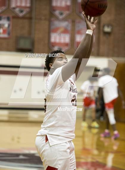 Thumbnail 1 in Beyer vs. Modesto photogallery.