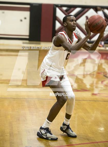 Thumbnail 1 in Beyer vs. Modesto photogallery.