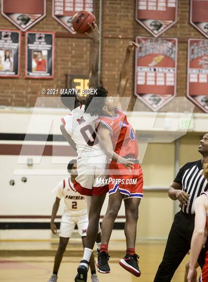 Thumbnail 1 in Beyer vs. Modesto photogallery.