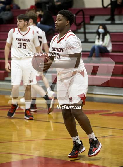 Thumbnail 1 in Beyer vs. Modesto photogallery.