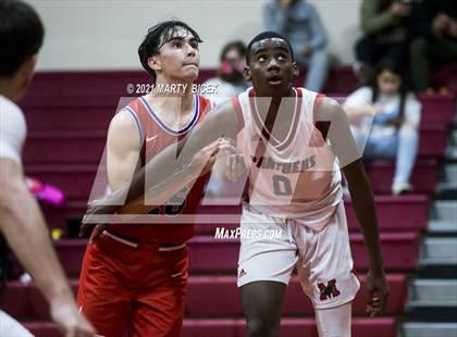 Thumbnail 2 in Beyer vs. Modesto photogallery.