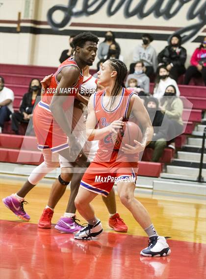 Thumbnail 1 in Beyer vs. Modesto photogallery.