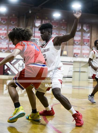 Thumbnail 3 in Beyer vs. Modesto photogallery.