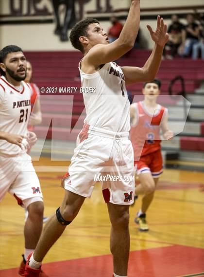 Thumbnail 2 in Beyer vs. Modesto photogallery.