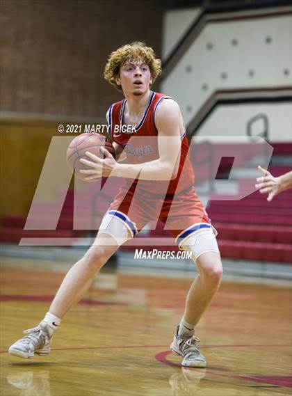 Thumbnail 1 in Beyer vs. Modesto photogallery.