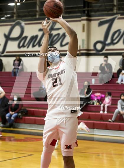 Thumbnail 1 in Beyer vs. Modesto photogallery.
