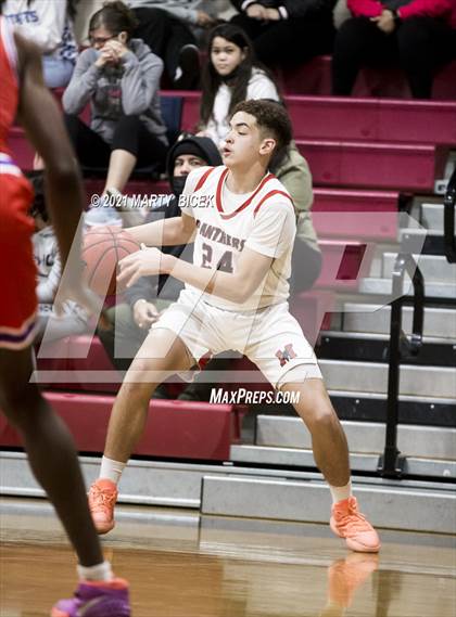 Thumbnail 1 in Beyer vs. Modesto photogallery.