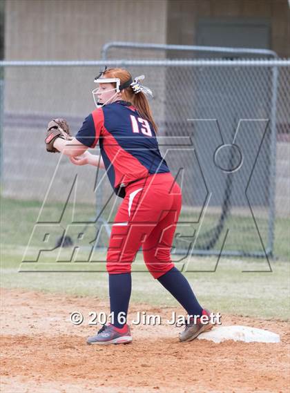Thumbnail 3 in Harding Academy vs. Strayhorn photogallery.