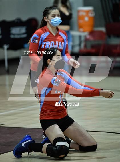 Thumbnail 3 in Wagon Mound @ Tierra Encantada photogallery.