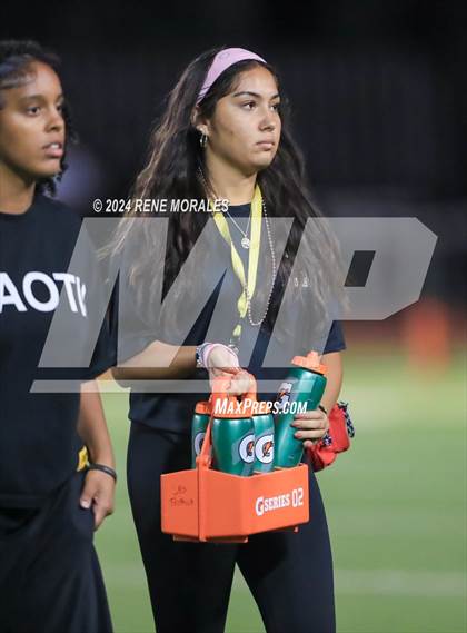 Thumbnail 1 in Newbury Park vs Calabasas photogallery.