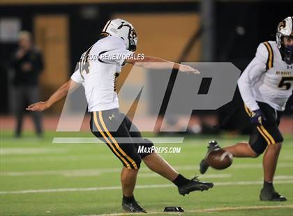 Thumbnail 3 in Newbury Park vs Calabasas photogallery.