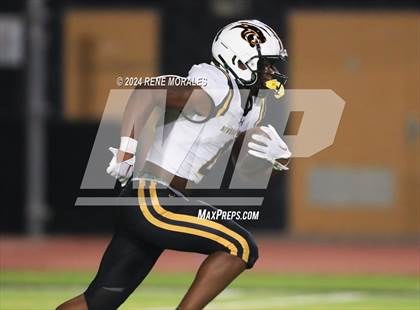 Thumbnail 1 in Newbury Park vs Calabasas photogallery.