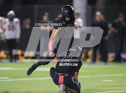Thumbnail 3 in Newbury Park vs Calabasas photogallery.