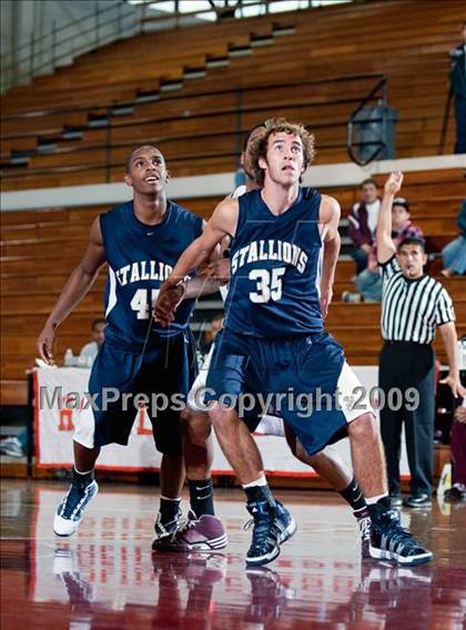 Thumbnail 2 in San Juan Hills vs. Claremont (Orange Holiday Classic) photogallery.