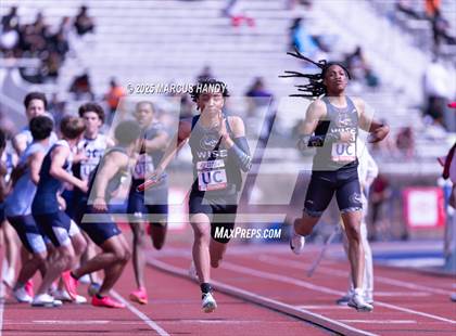 Thumbnail 3 in Penn Relays (4 X 400 Meter) photogallery.