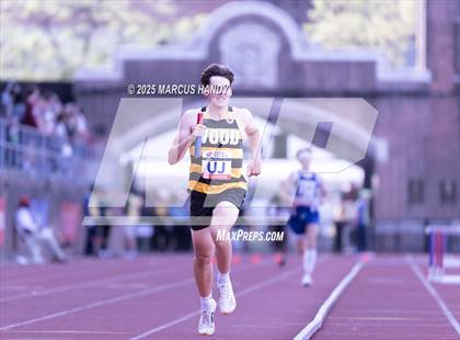 Thumbnail 3 in Penn Relays (4 X 400 Meter) photogallery.