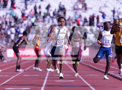 Thumbnail 2 in Penn Relays (4 X 400 Meter) photogallery.