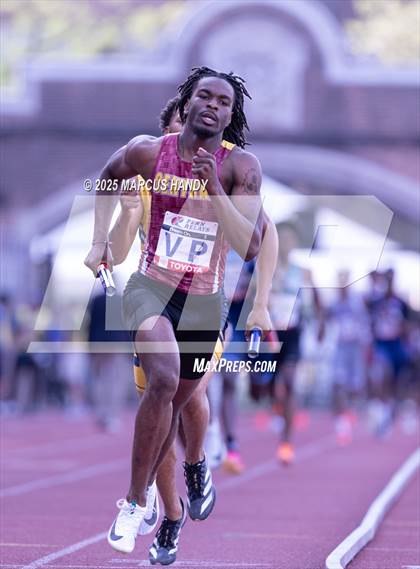 Thumbnail 3 in Penn Relays (4 X 400 Meter) photogallery.