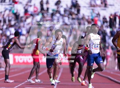 Thumbnail 3 in Penn Relays (4 X 400 Meter) photogallery.