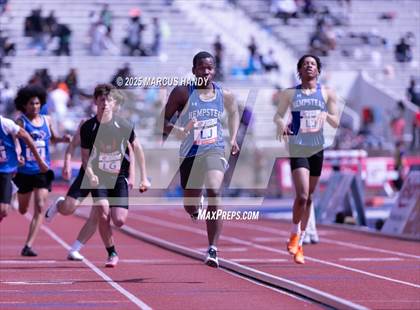 Thumbnail 2 in Penn Relays (4 X 400 Meter) photogallery.
